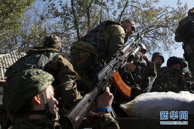 德国总理萧兹26日在社交媒体表示，将向乌克兰提供1000枚反坦克武器和500枚毒刺级地对空导弹。(新华社)