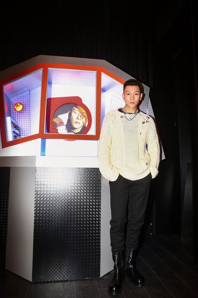 瘦子今举办新专辑《EARTHBOUND》发片记者会。（邓博仁摄）