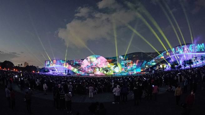 台湾灯会参观人潮突破千万大关。（柯宗纬翻摄）