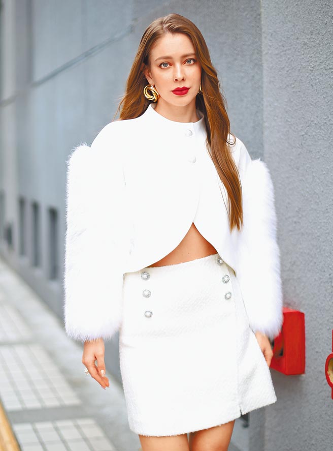 俄羅斯籍藝人安妮因俄烏開戰無辜受到波及。（資料照片）