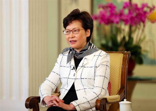 香港疫情严峻，林郑月娥留港抗疫，不列席大陆全国人大开幕式。（新华社）