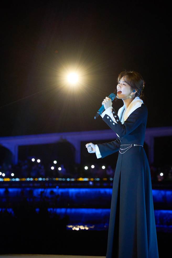 Ella昨為歌舞劇《山海屏行》擔綱壓軸演出。（勁樺娛樂提供）