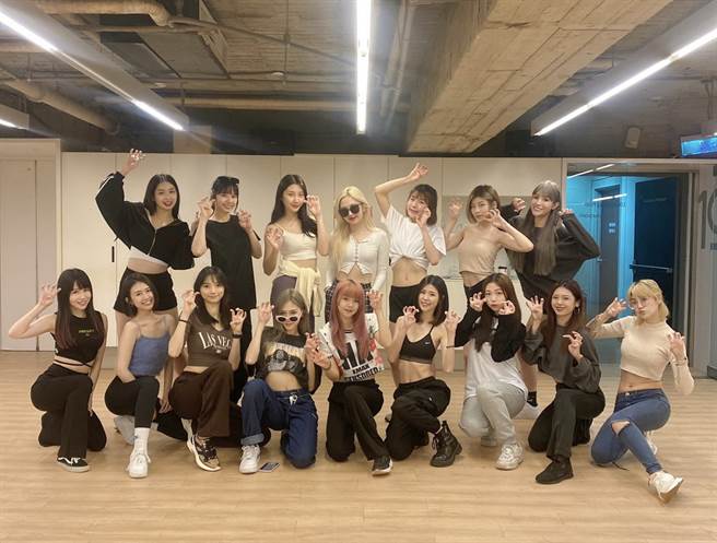 桃园云豹啦啦队电豹女的阵容越来越豪华了。(桃园云豹提供)