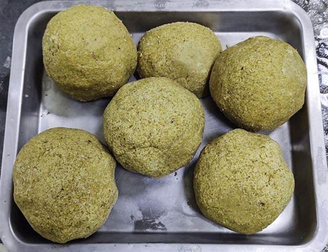 圓仔的特殊甩肉餐 (圖/動物園提供)

