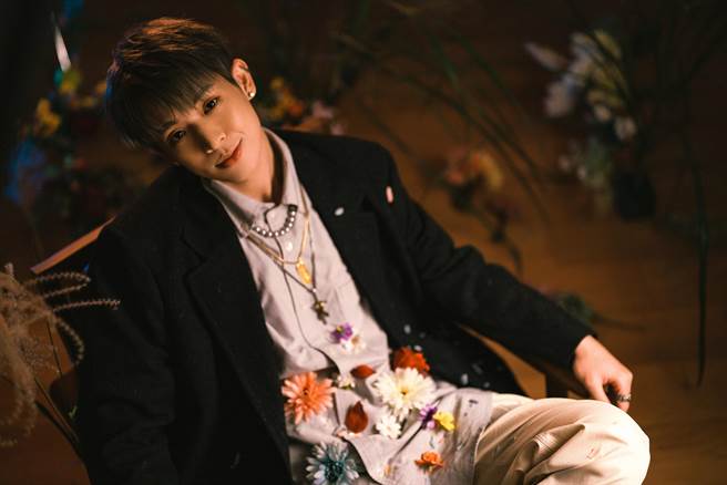 林亭翰沉淀1年推出新单曲〈怪平衡〉。（青田音乐提供）