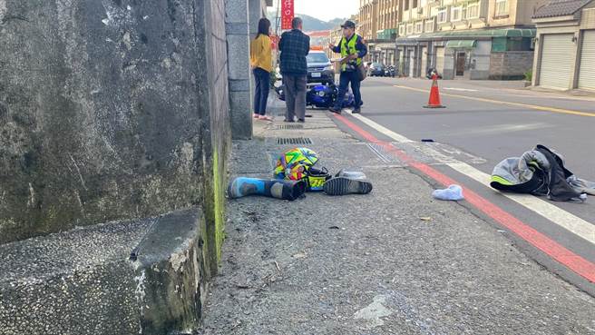 王姓騎士過彎時不慎自摔，口吐鮮血、意識不清。（翻攝照片／陳彩玲基隆傳真）