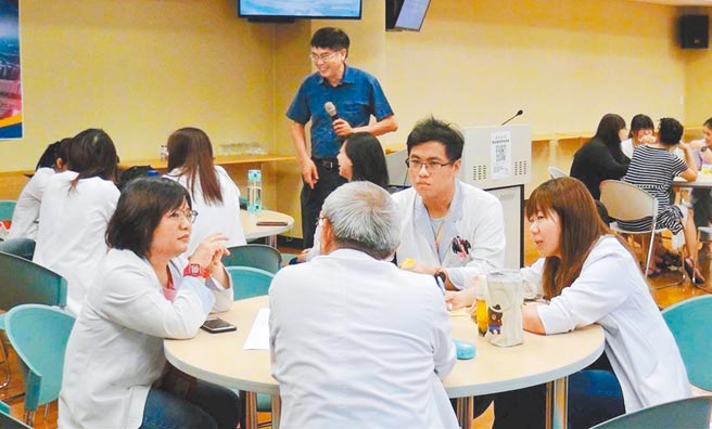 鑑于医疗纠纷案频传，嘉义长庚医院定期会举办医疗争议座谈，让医护人员学习如何避免产生医疗纠纷。（嘉义长庚医院提供／吕妍庭嘉义传真）