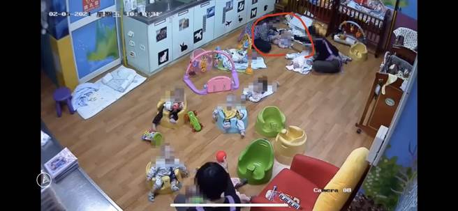 华兴虐婴案重罚！托婴中心裁罚30万，3名托育人员各罚15万。（时力党部提供／卢金足台中传真）