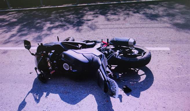 龙崎182线昨天传出一起死亡车祸。（读者提供／曹婷婷台南传真）