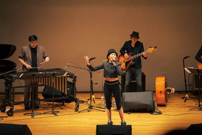 9m88日前在卫武营开唱。(爵士宝贝提供)