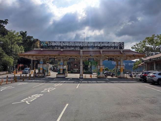 石门水库4月1日起入园採车牌辨识收费。（吕筱蝉摄）