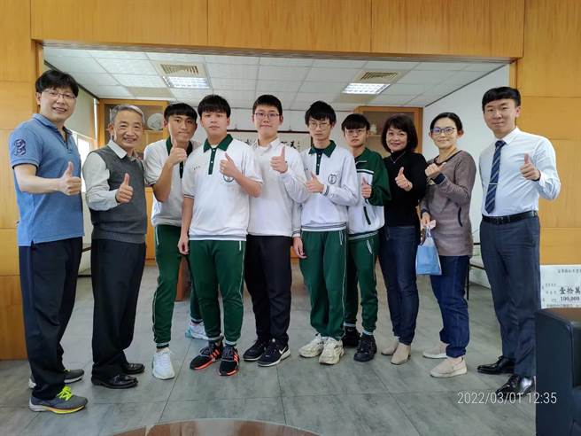 君毅中學2022年學測40級分以上有6人，較去年成長。（君毅中學提供／謝明俊苗栗傳真）