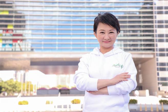 美丽岛电子报民调显示，年底选举，卢秀燕若与前市长林佳龙、立法院副院长蔡其昌或现任立委何欣纯竞选，皆领先15％至30％。（台中市府提供／卢金足台中传真）