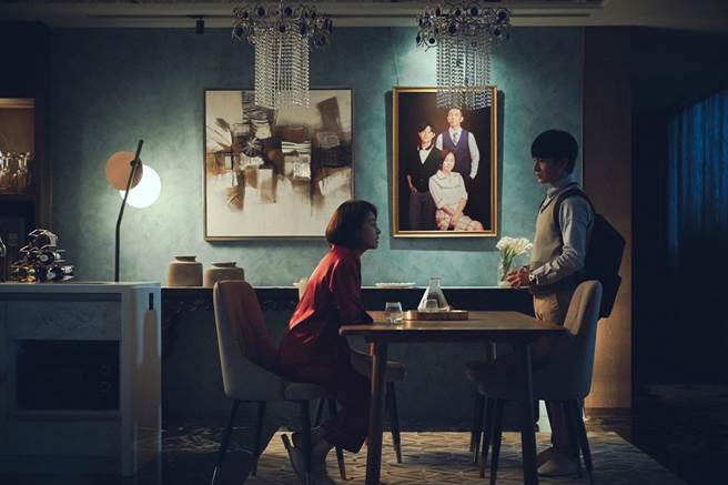 六月、林晖闵饰演母子。（TVBS提供）