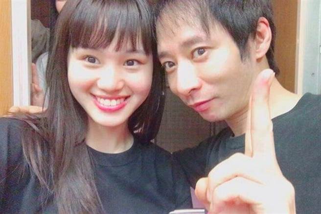 石田壹成三度结婚，和年仅19岁饭村贵子再婚时轰动日媒。（图／取自日网）