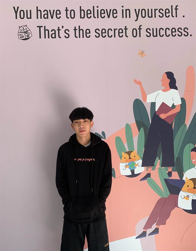 三重高中杜欣鸿体现新课纲自发互动的精神。（新北市教育局提供）