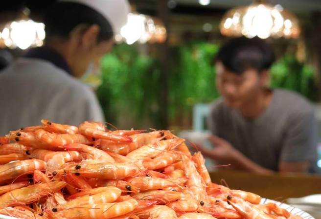 知名日本料理餐廳宣布明年除夕夜已被訂滿，引起不少網友驚呼，釣出內行人解釋原因。（中時資料照）