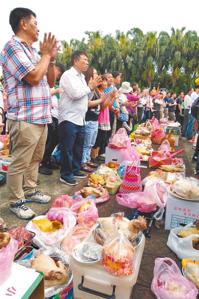 桃园市民政局鼓励民眾清明祭祖分流。（本报资料照片）