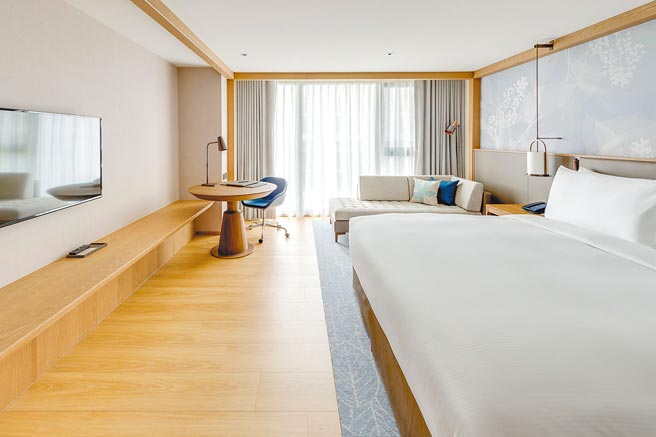 台北中山九昱希尔顿逸林酒店每一间客房都是独立空调且拥有对外窗。（台北中山九昱希尔顿逸林酒店提供）