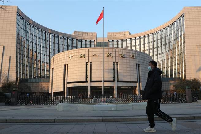 英国《金融时报》美国商业专栏作家和副主编拉纳‧福鲁哈尔认为，国际制裁俄罗斯，将有助中国建立后美元世界。（摘自中新社）