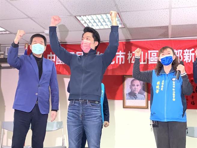 被視為台北市長最強候選人的國民黨立委蔣萬安，今前往松山區黨部進行新春團拜。（黃婉婷攝）