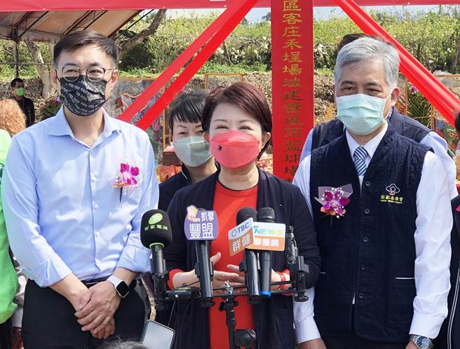 市长卢秀燕受访指出，台中市有2万4000座防空避难室，可供应将近800万人防空避难，供需比是2.9倍，符合全国法令。(陈世宗摄)