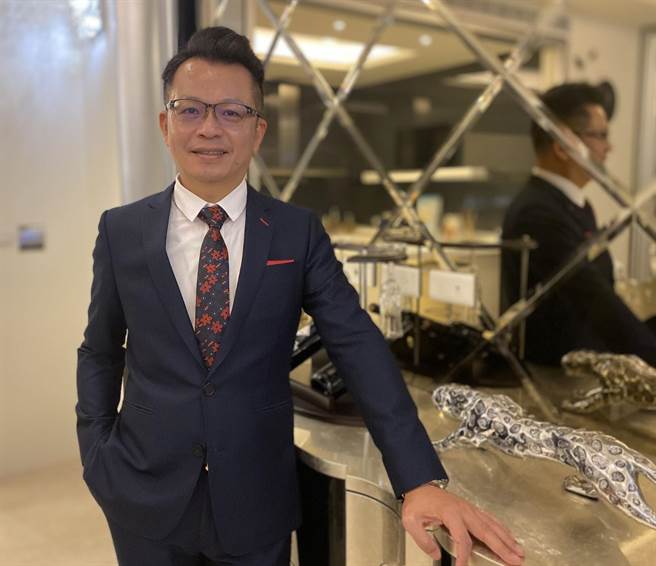 台南市代销公会理事长陈雨利表示，预估未来平实营区生活圈新大楼每坪开价恐将从50万元起跳。(记者张雅云摄)