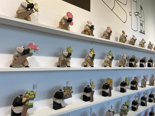 「森，2488品牌概念馆内」展示250种「阿里山森林意象木制公仔」，以阿里山动物、植物、职人及山色等主题创作。（张亦惠摄）
