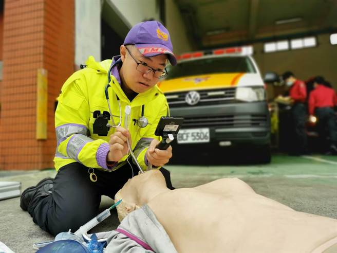 蘆竹分隊高級救護技術員江浚梵救回8人，為全分隊最多。（蘆竹消防分隊提供／陳夢茹桃園傳真）