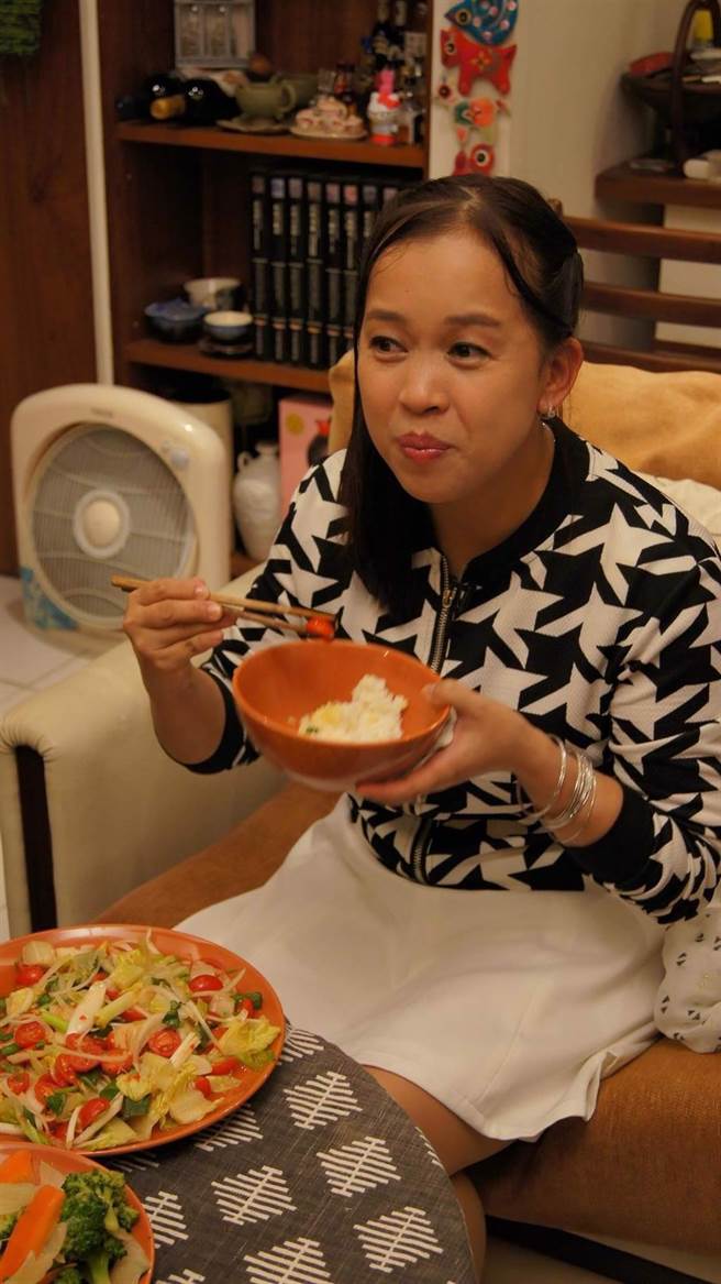 莫爱芳认为对方将自己视为佣人对待。(图/中视提供)