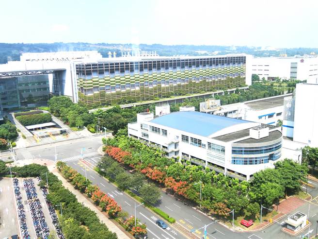 中科是國內最年輕的科學園區，不畏全球疫情衝擊與景氣壓力，2日公布2021年中科全年營業額，從創立園區18年來，首度突破兆元大關。（盧金足攝）