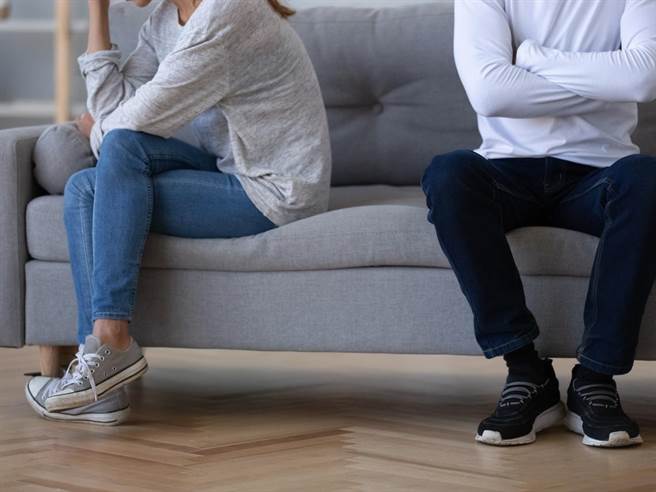 夫妻差几岁最好？「这岁数」恐让离婚率更高。(示意图/Shutterstock)