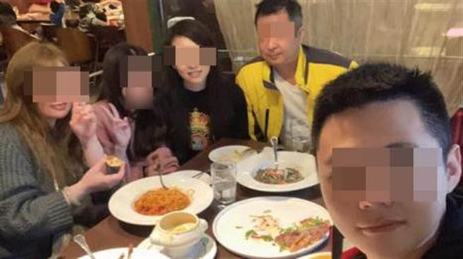 酒店妹一家四口强盗杀人前父母已连续在卖场偷窃。（摘自脸书）