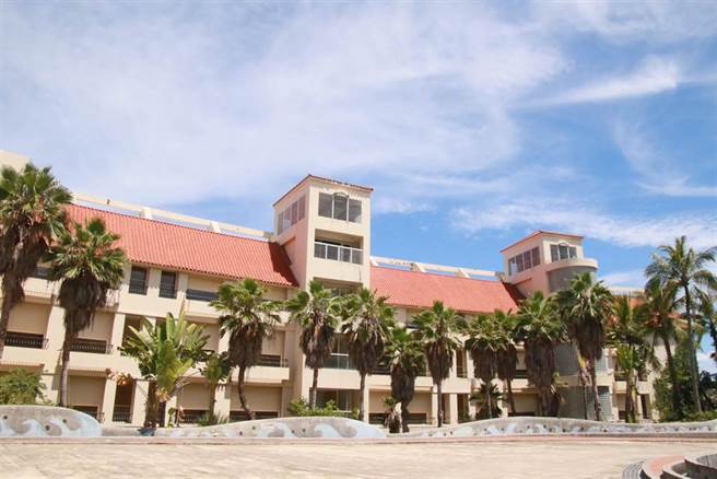 赖坤成昨在记者会上批评饶庆铃及县府团队施政问题，县府2日发出书面声明回应美丽湾情形。（台东县府提供／蔡旻妤台东传真）
