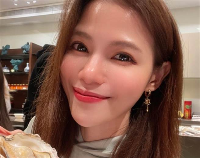 萝莉塔自爆喉咙卡肉噎住喉咙差点送命的惊险经歷。（图／取自萝莉塔脸书）