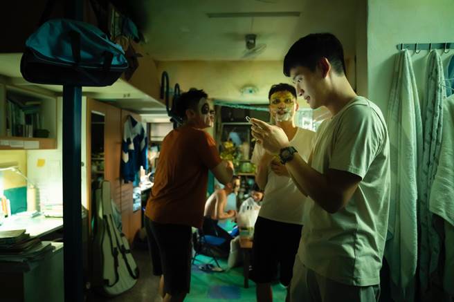 周兴哲在片中展现大男孩浪漫一面。（华映提供）