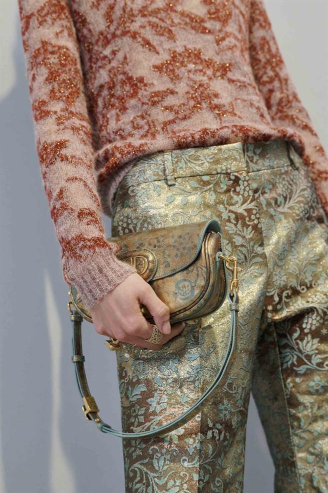 本季包款推出全新面貌，相信又會引起一波討論。（DIOR提供）