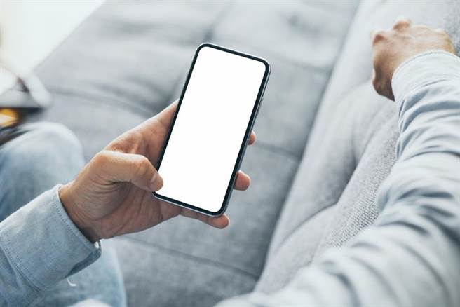 新竹一名人夫用App「尋找手機」功能，赫然發現妻子定位在汽車旅館。（示意圖，達志影像/shutterstock）
