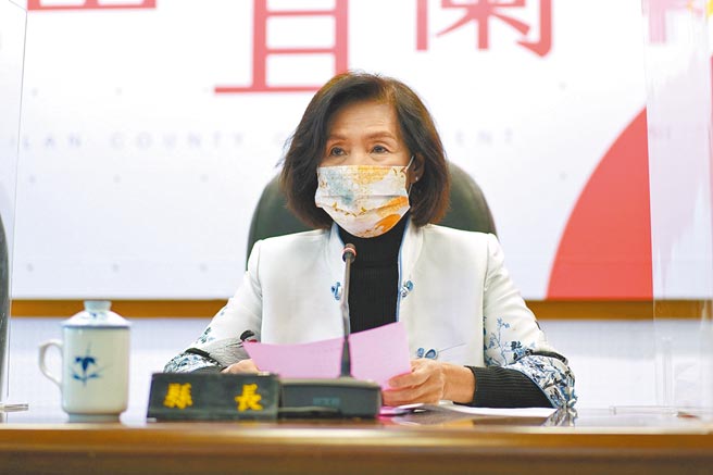 宜兰县长林姿妙因涉弊案，检察官向宜兰地院声请羁押禁见，法官裁定80万元交保，检不服昨提抗告，林姿妙昨主持县务会议前，面对媒体追问此事，她回应「谢谢大家。」（李忠一摄）