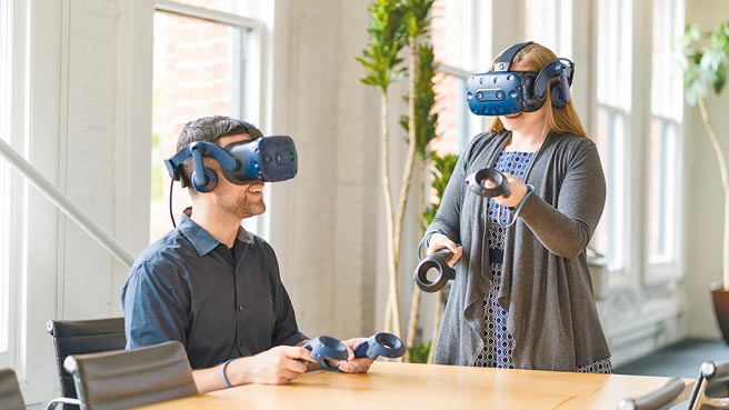 元宇宙商机无限，宏达电携手电信三雄推动国内首例元宇宙造镇计画。（宏达电提供）