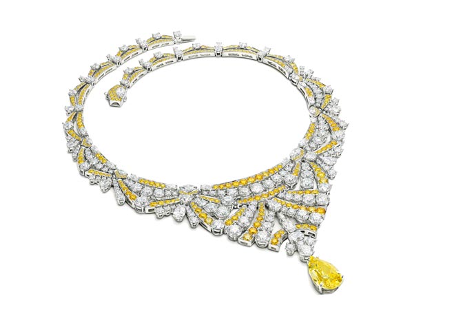 张爱玲项炼宝格丽Imperial Diamond黄钻项炼设计灵感源自知名作家张爱玲，主石为12.16克拉梨形切割艳彩黄钻。（BVLGARI提供）