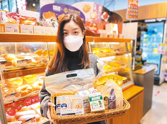 在全联买「在家吃早餐」主题商品，搭配指定饮品享优惠。（全联提供）