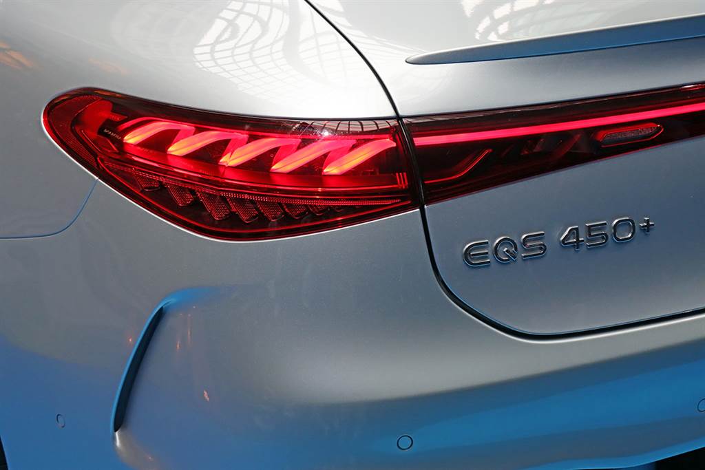純電自駕旗艦 EQS by Mercedes-EQ 574 萬元起啟動預售、AMG EQS 53 同步亮相！(圖/CarStuff人車事)