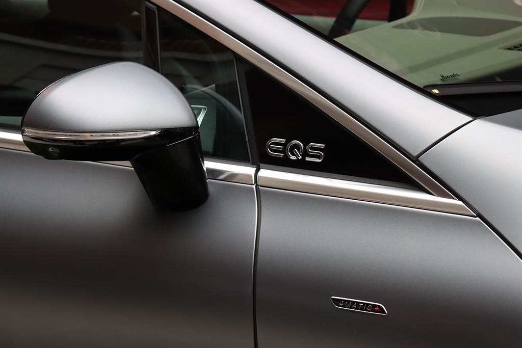 純電自駕旗艦 EQS by Mercedes-EQ 574 萬元起啟動預售、AMG EQS 53 同步亮相！(圖/CarStuff人車事)