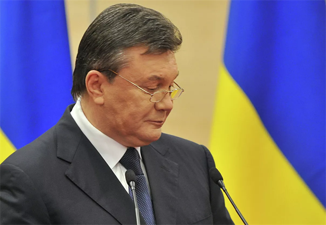 乌克兰前总统亚努科维奇是俄罗斯一手扶植，2014年广场革命被解除总统权力，逃往俄罗斯寻求庇护。据说在第一次俄乌战争的谈判中还出现在谈判会场，外界看好他可能回锅担任乌克兰总统。（图／putniks)