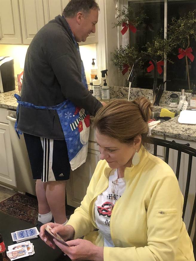 医曝对蓬佩奥印象最深的照片，相较于先前较圆润的身材，蓬佩奥变超级瘦，让不少网友惊呆。（图／翻摄自蓬佩奥推特）