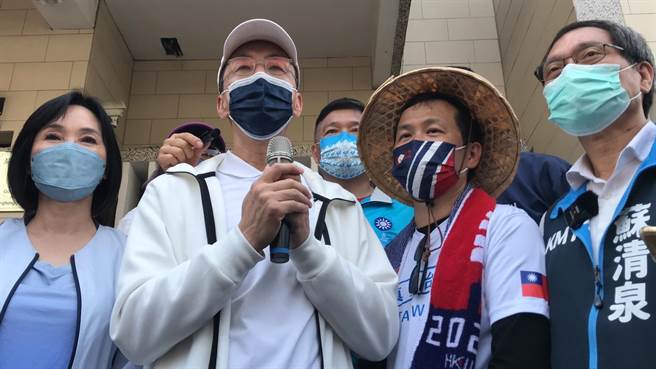 游淑慧透露，罗智强（右2）结束徒步谢票之旅后，回到台北后就去见了朱立伦（左2）。（资料照／谢佳潾摄）