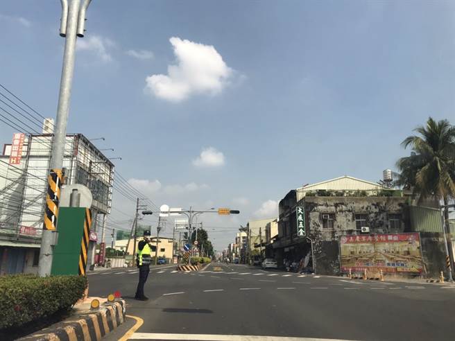 全台大停电2个多小时后，屏东33个仍有21个乡镇处于停电中。（谢佳潾摄）