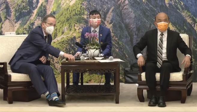 行政院院長蘇貞昌昨日（2）下午接見美國前參謀首長聯席會議主席穆倫訪團。（圖／本報系影音截圖）