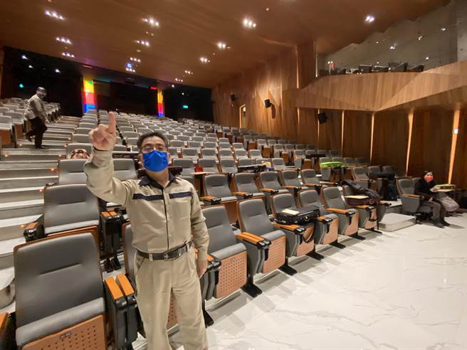 1楼至2楼挑高设计，斥资上亿打造媲美台中国家歌剧院的晨露厅。（卢金足摄）